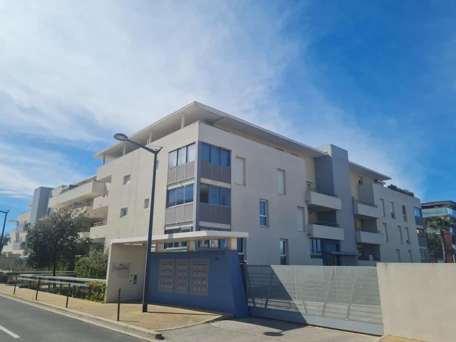 Studio A La Mer Avec Piscine Sète Extérieur photo